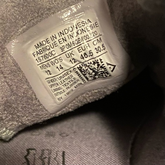 Converse Chuck Taylor Leather Sneakers - Picture 3 of 8